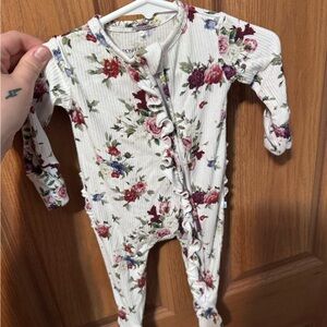 Caden lane & posh peanut sleeper